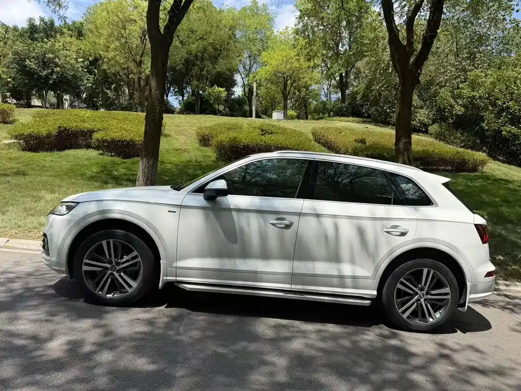 Audi Q5L 2019 — фото 17
