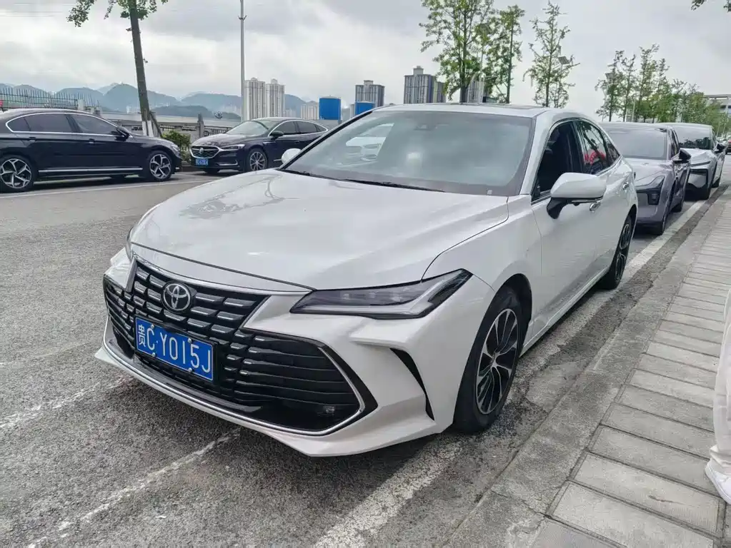 Toyota Avalon 2022 — фото 1