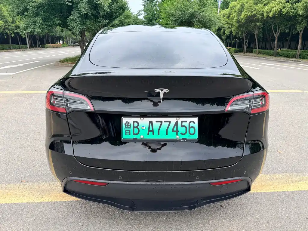 Tesla Model Y 2022 — фото 9