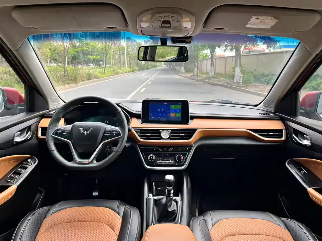 Wuling Hongguang S3 2018 — фото 9