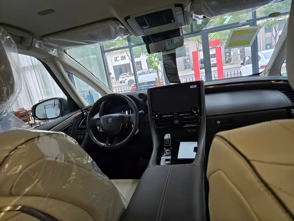 Toyota Vellfire — фото 20