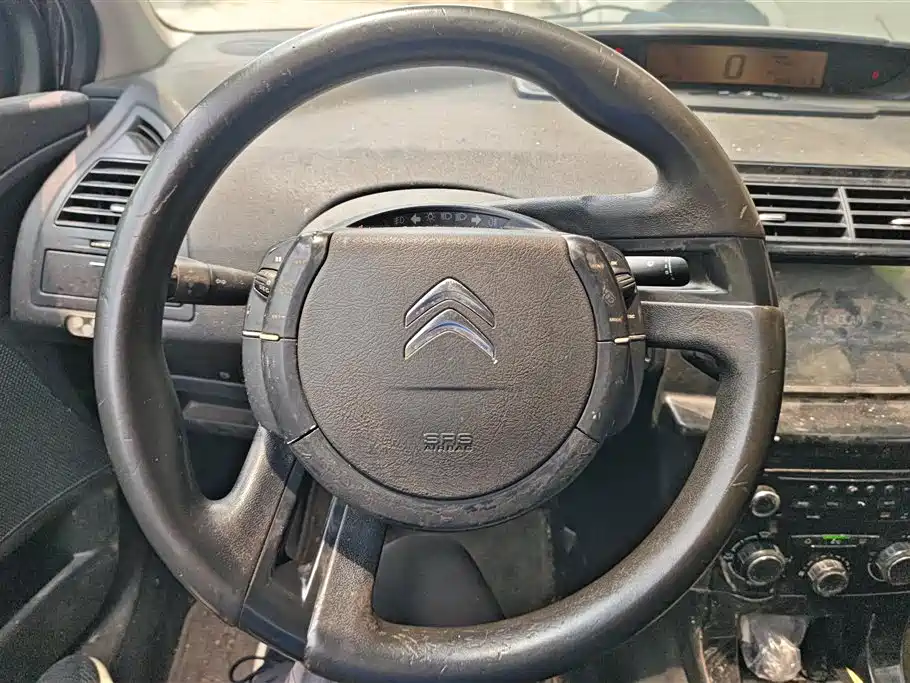 Citroen C-Quatre 2015 — фото 15