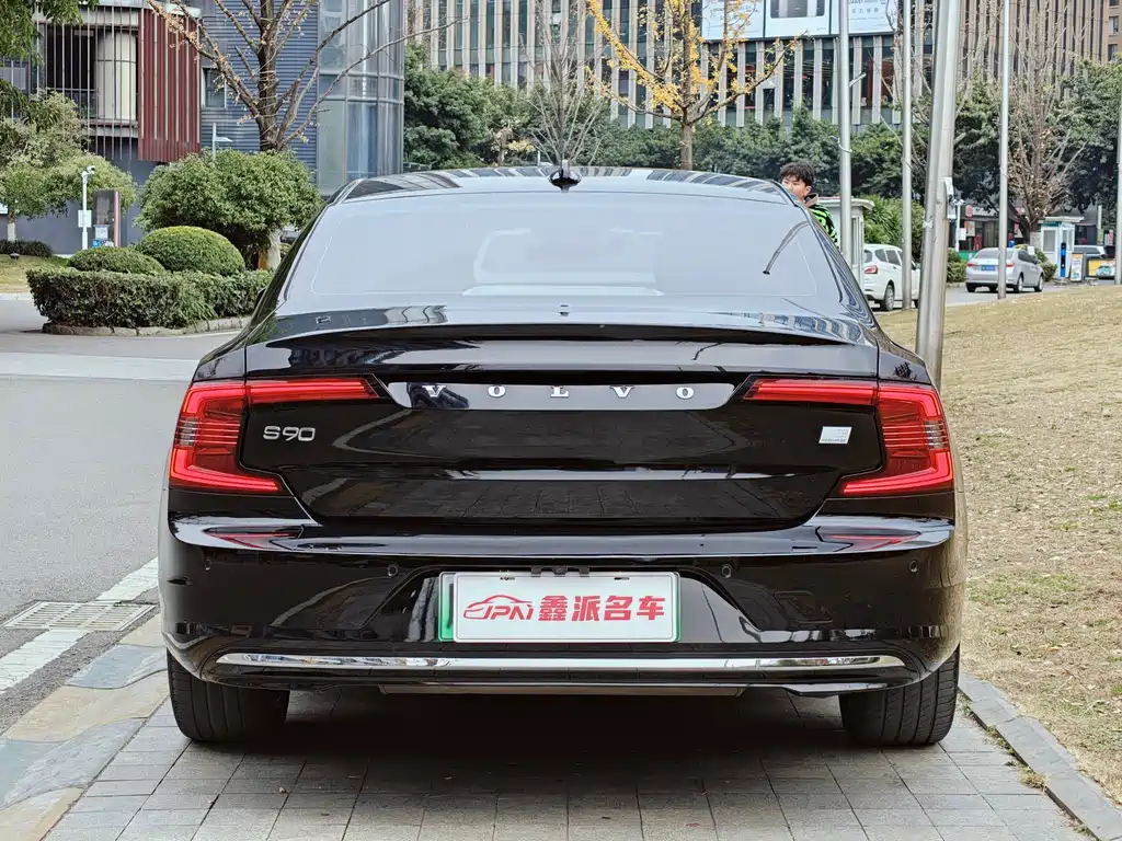 Volvo S90 PHEV 2023 — фото 4