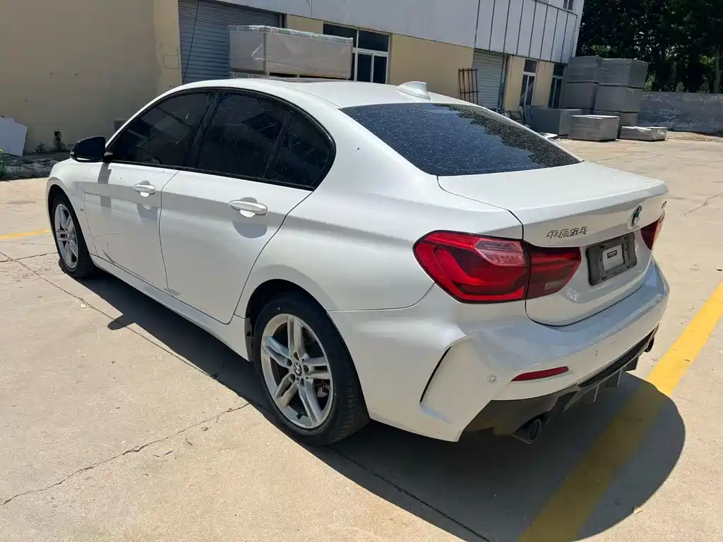 BMW 1 Series 2023 — фото 12