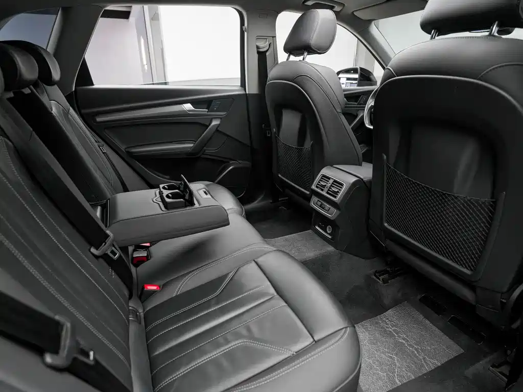 Audi Q5L 2022 — фото 17