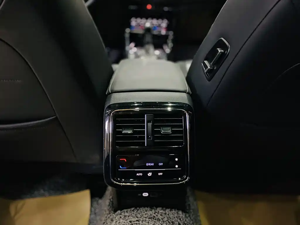 Volkswagen Passat 2023 — фото 13