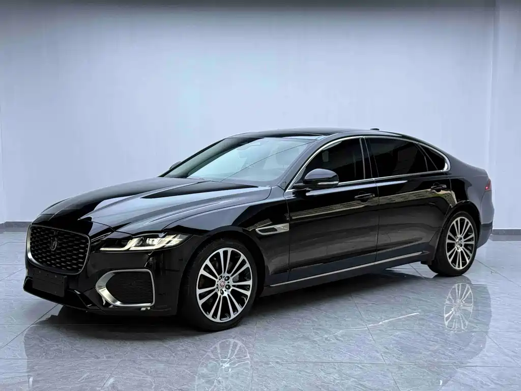 Jaguar XFL 2023 — фото 1