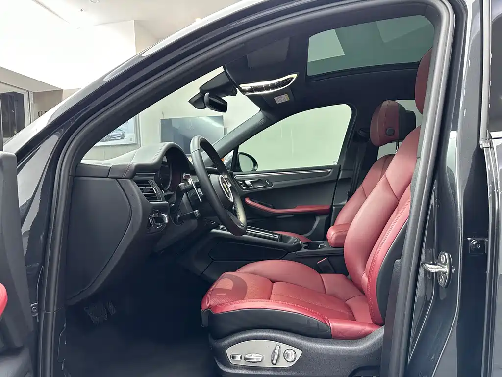 Porsche Macan 2022 — фото 10