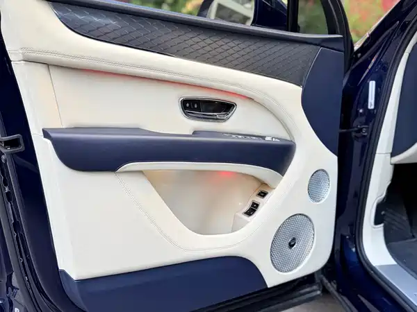Bentley Bentayga 2023