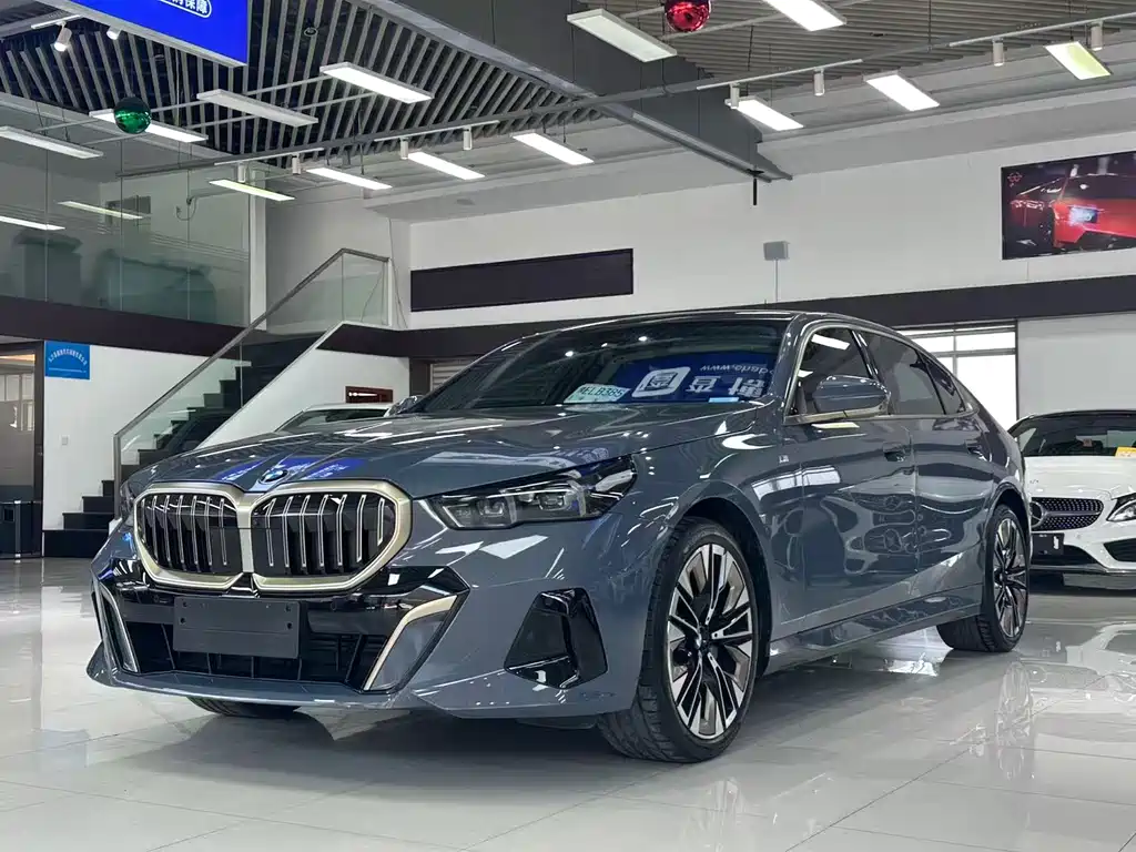 BMW 5 Series 2024