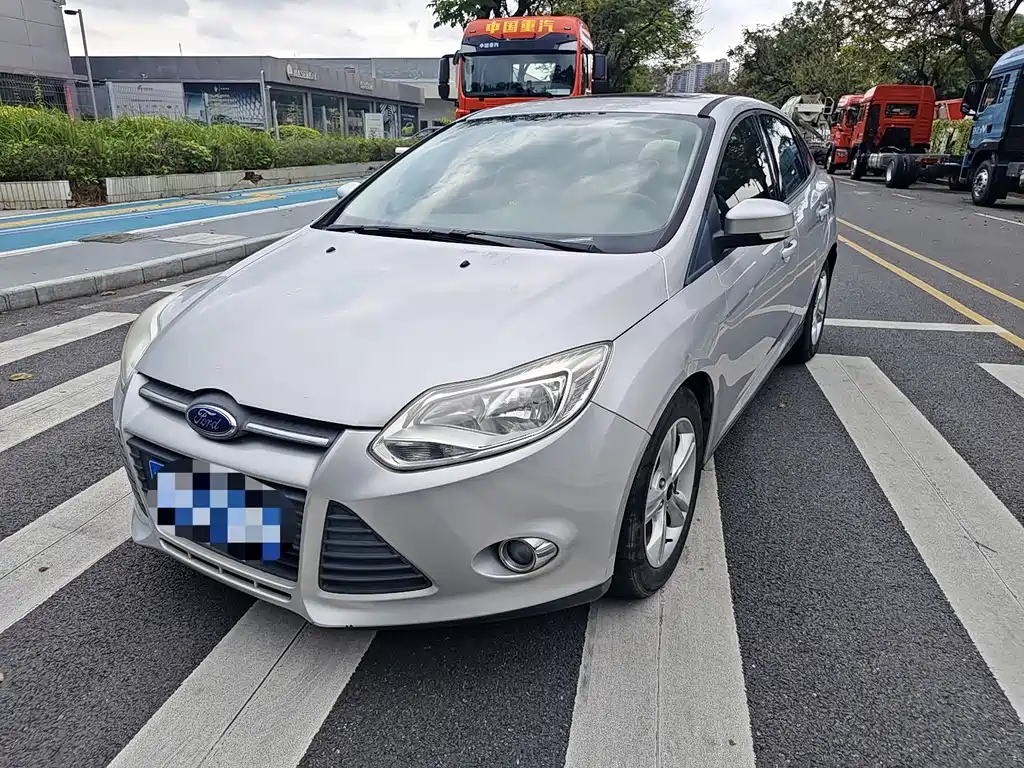 Ford Focus 2014 — фото 4