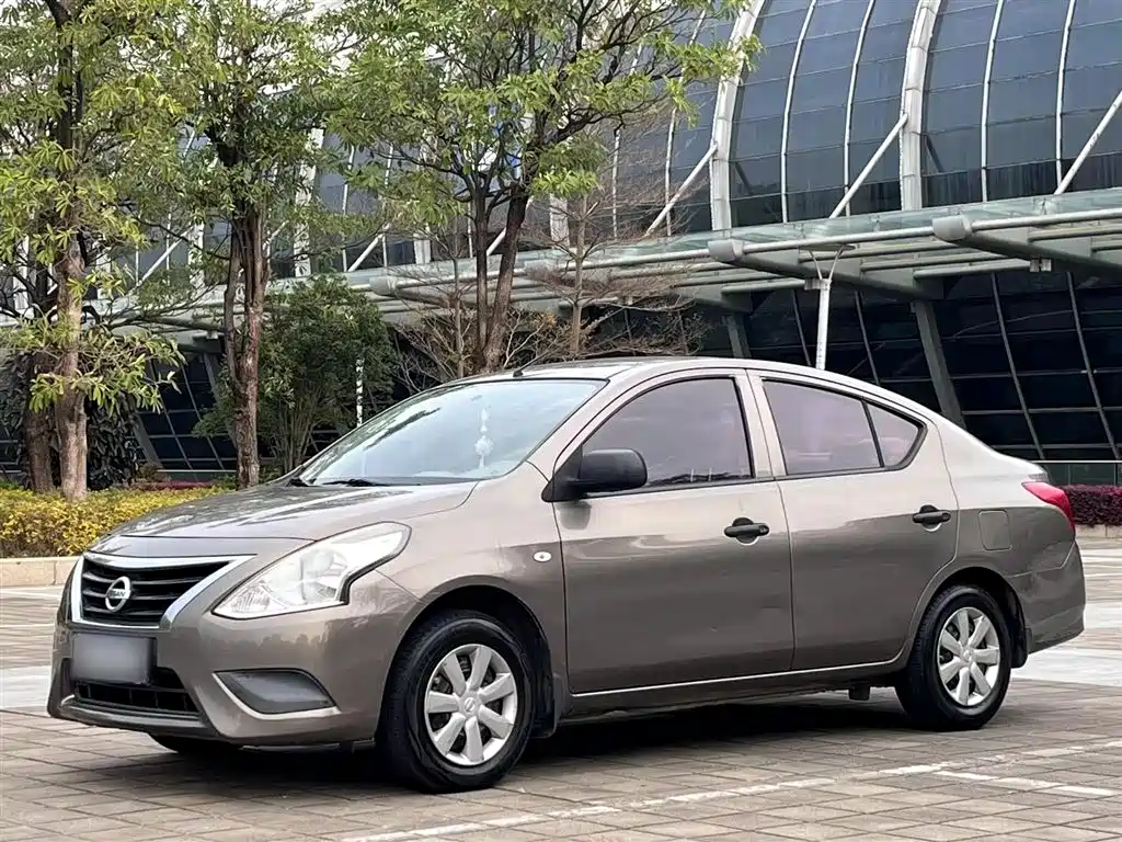 Nissan Sunny 2015 — фото 9