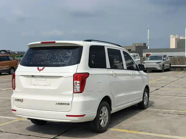 Wuling Hongguang 2021