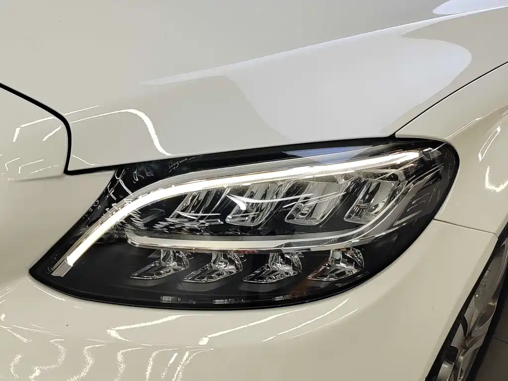 Mercedes-Benz C-Class 2019 — фото 17