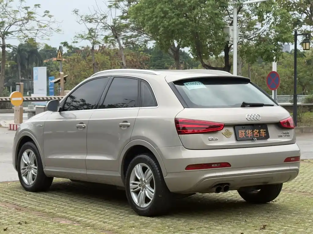 Audi Q3 2015 — фото 8