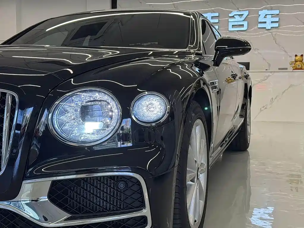 Bentley Flying Spur 2022 — фото 15