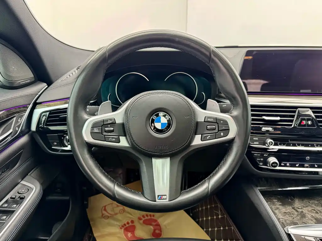BMW 6 Series GT 2018 — фото 18