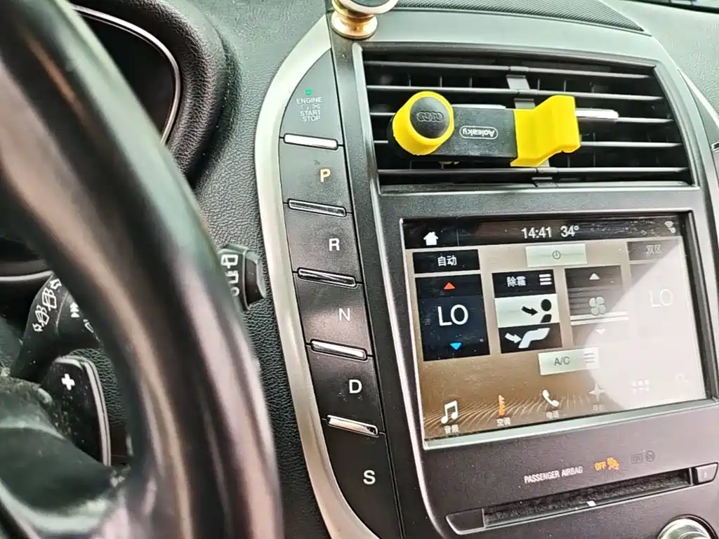 Lincoln MKC 2017 — фото 14