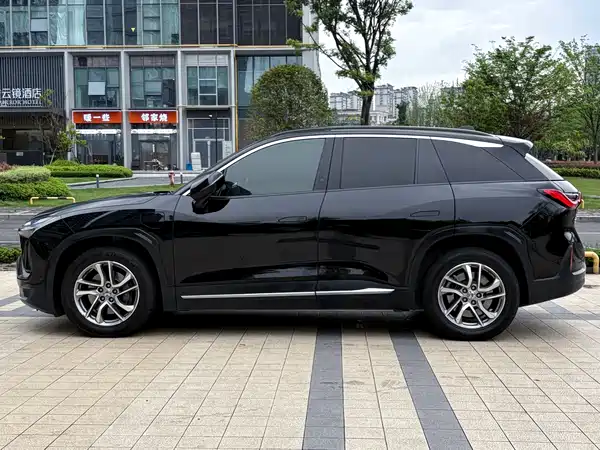 NIO ES6 2020