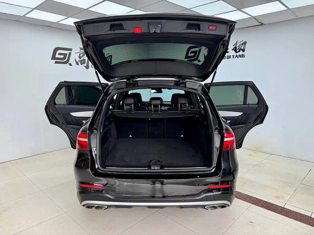 Mercedes-Benz GLC AMG 2018 — фото 22