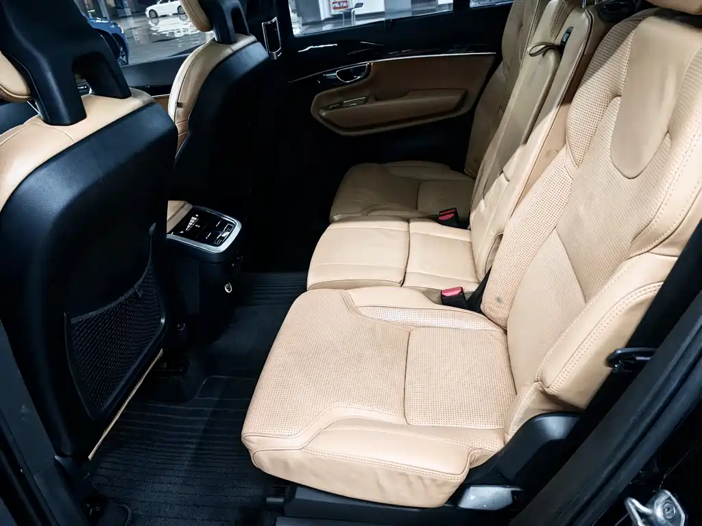 Volvo XC90 2015 — фото 14