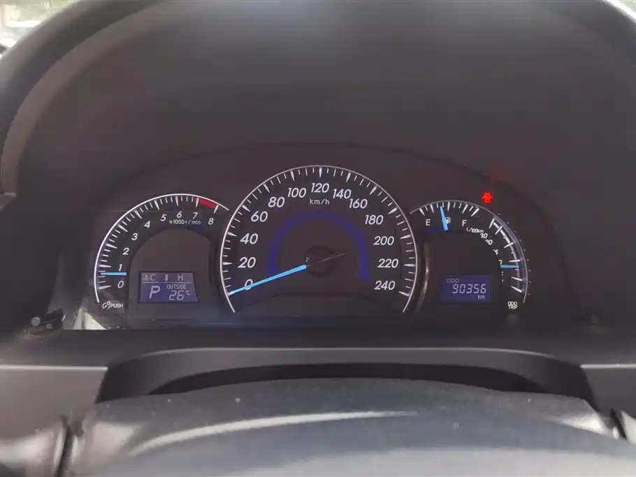 Toyota Camry 2017 — фото 14