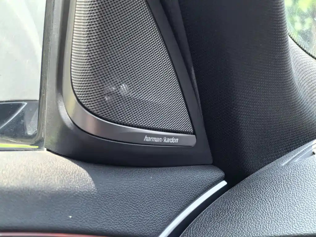 BMW 5 Series 2018 — фото 17
