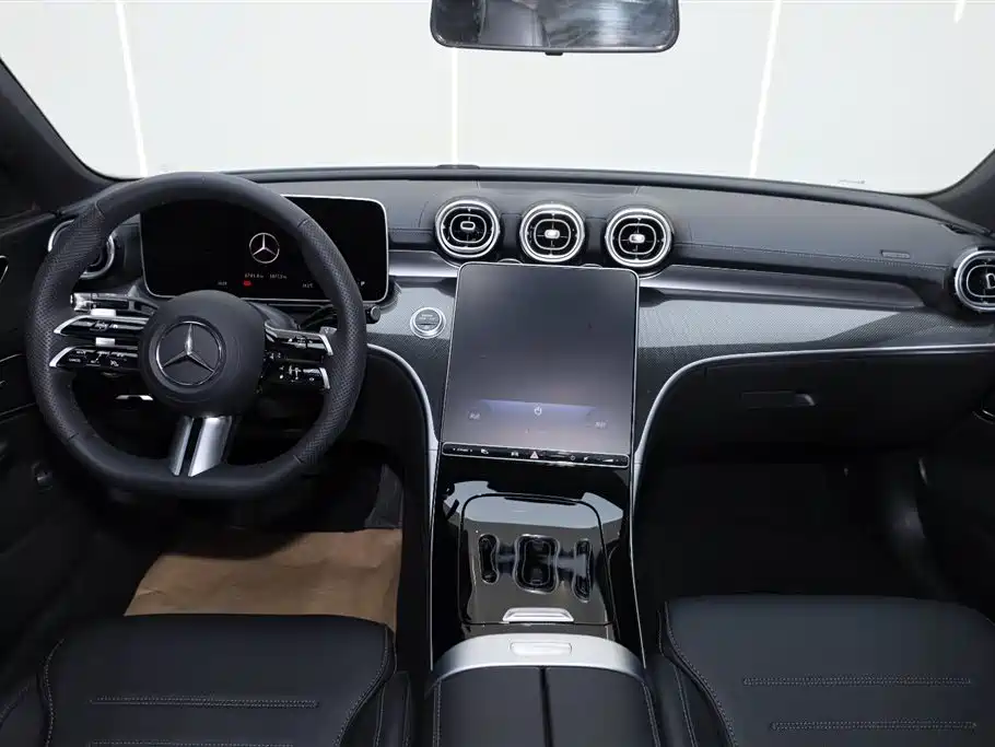 Mercedes-Benz C-Class 2025 — фото 22