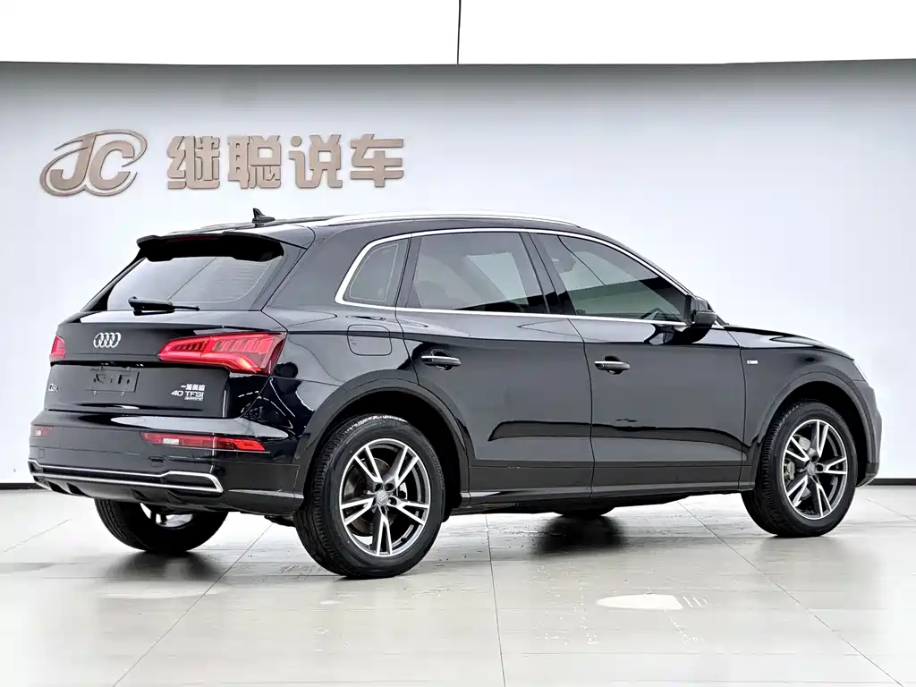 Audi Q5L 2019 — фото 8