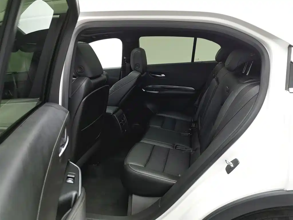 Cadillac XT4 2020 — фото 15