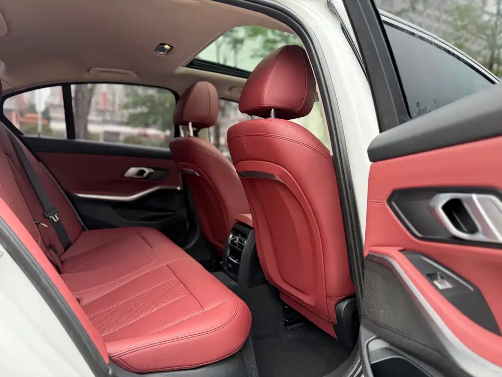 BMW 3 Series 2023 — фото 10