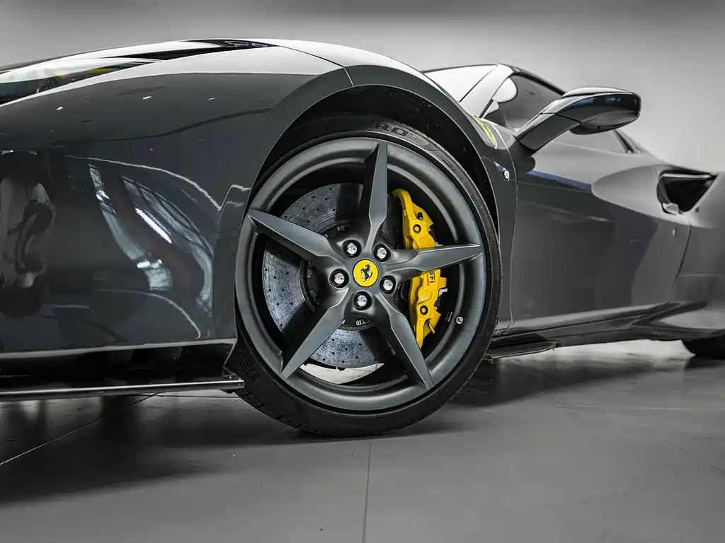 Ferrari F8 2023 — фото 6