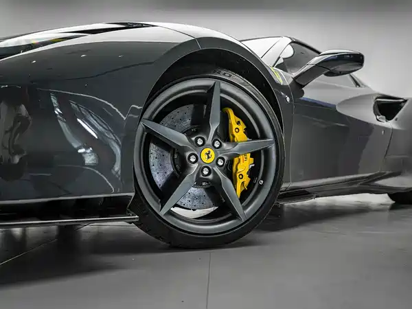 Ferrari F8 2023
