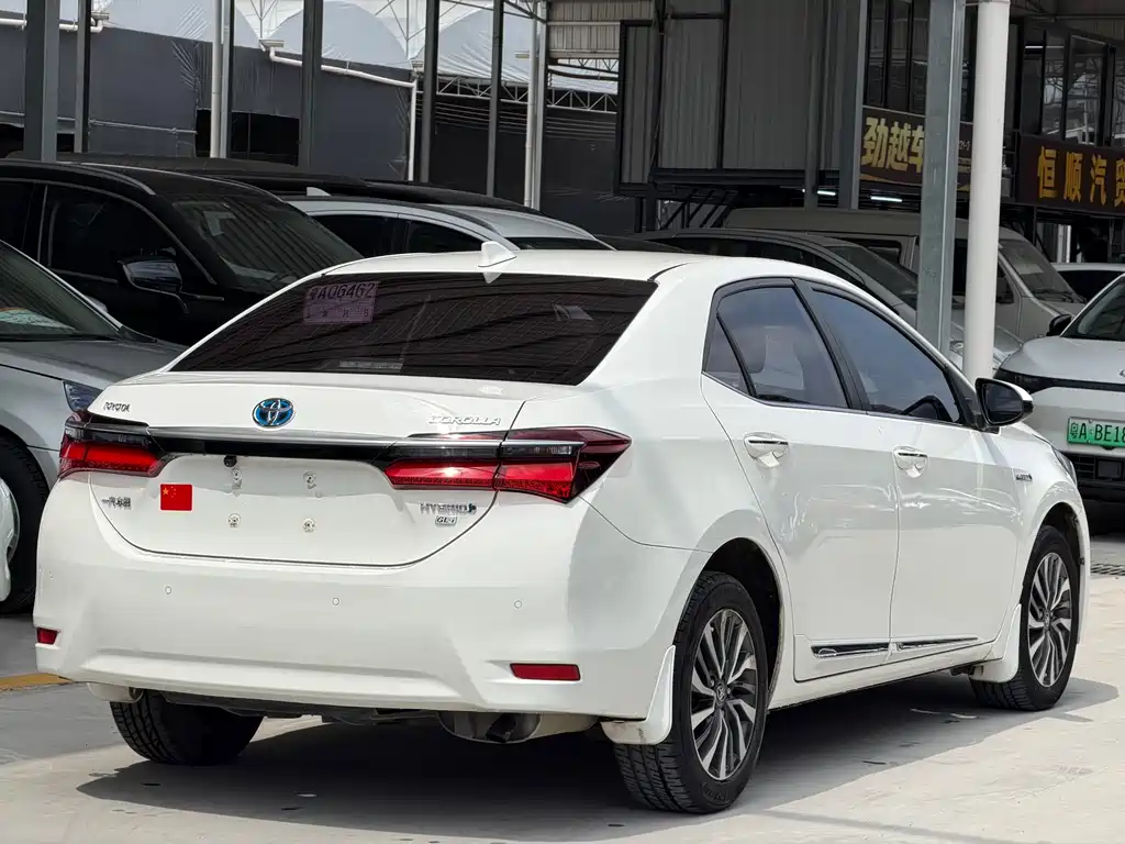Toyota Corolla 2018 — фото 10