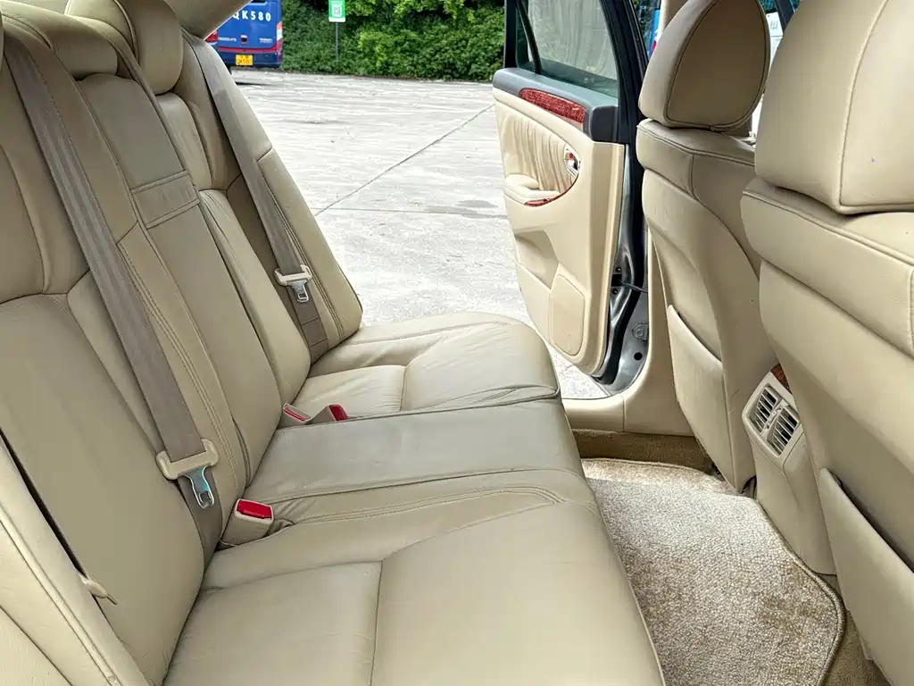 Toyota Crown 2005 — фото 11