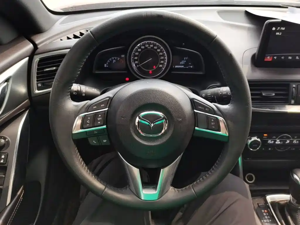 Mazda CX-4 2017 — фото 11