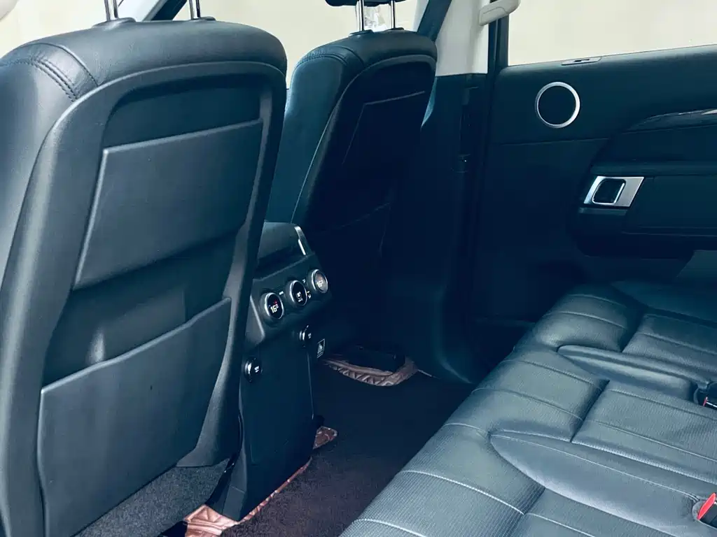 Land Rover Discovery 2020 — фото 16