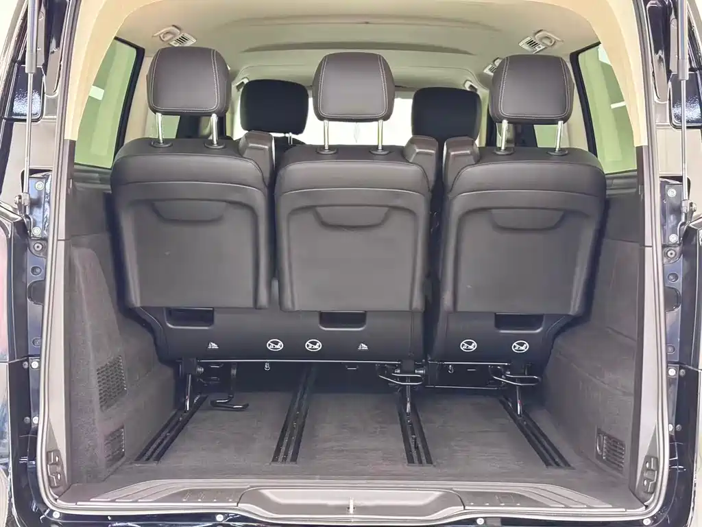 Mercedes-Benz Vito 2023 — фото 4