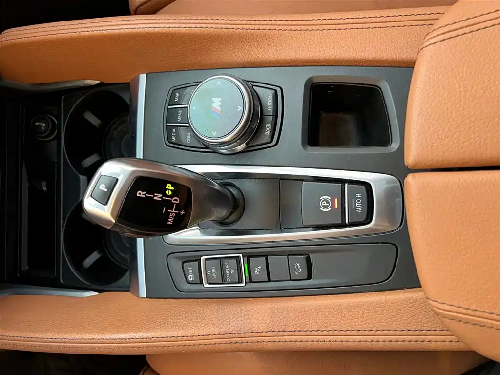 BMW X6 2018 — фото 11