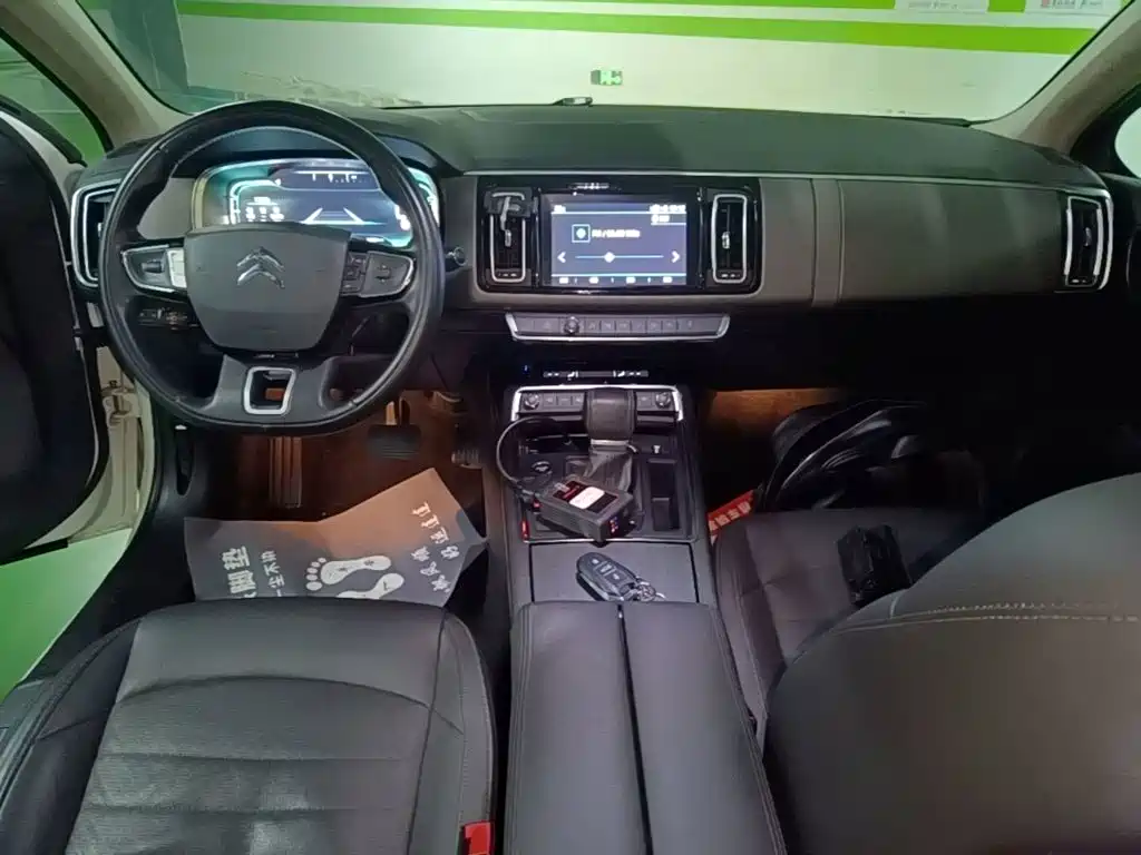 Citroen C6 2017 — фото 10