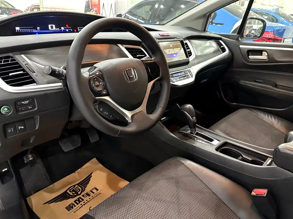 Honda Jade 2015 — фото 6