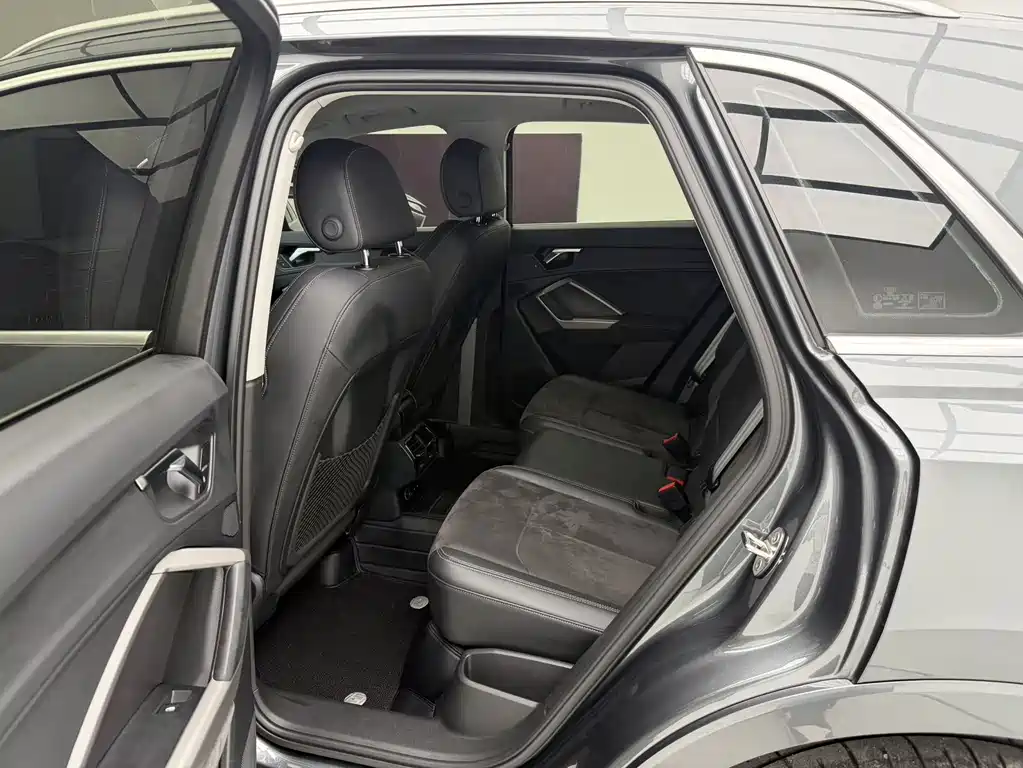 Audi Q3 2022 — фото 10