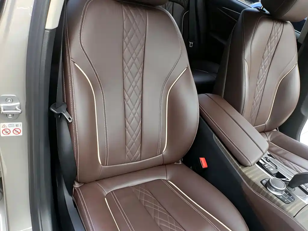 BMW 5 Series 2018 — фото 10