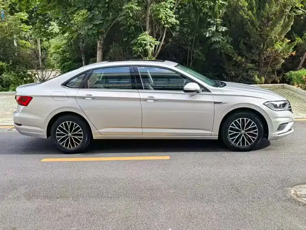 Volkswagen Sagitar 2019