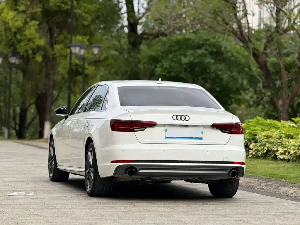 Audi A4L 2017 — фото 7