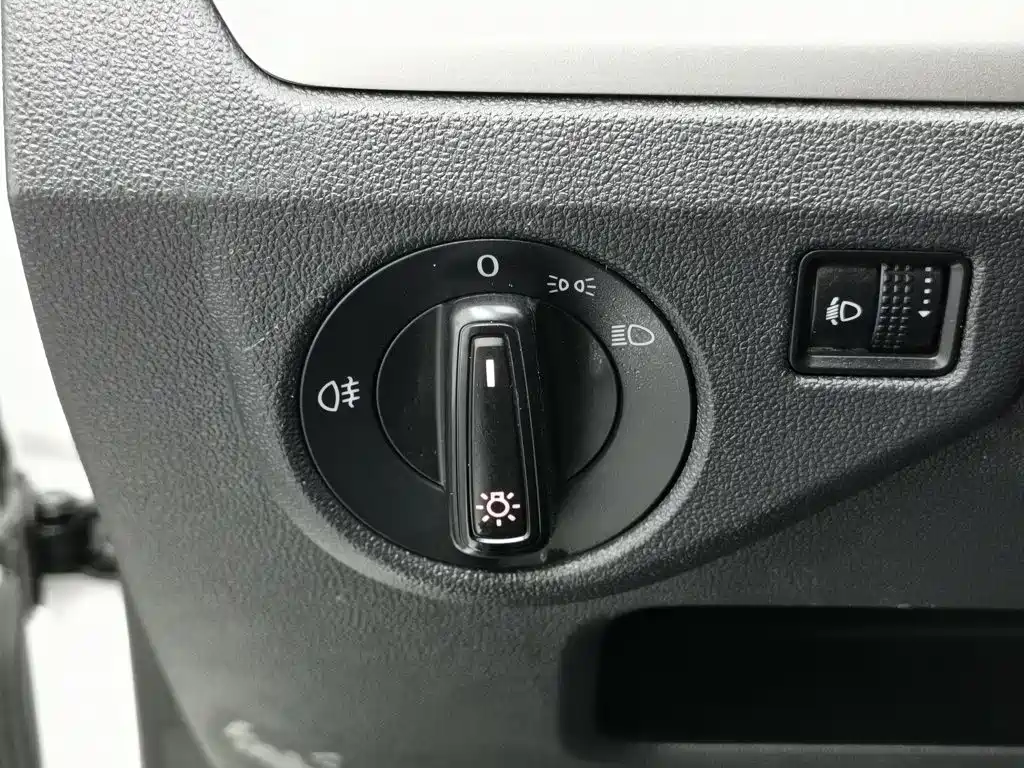 Volkswagen Lavida 2018 — фото 21