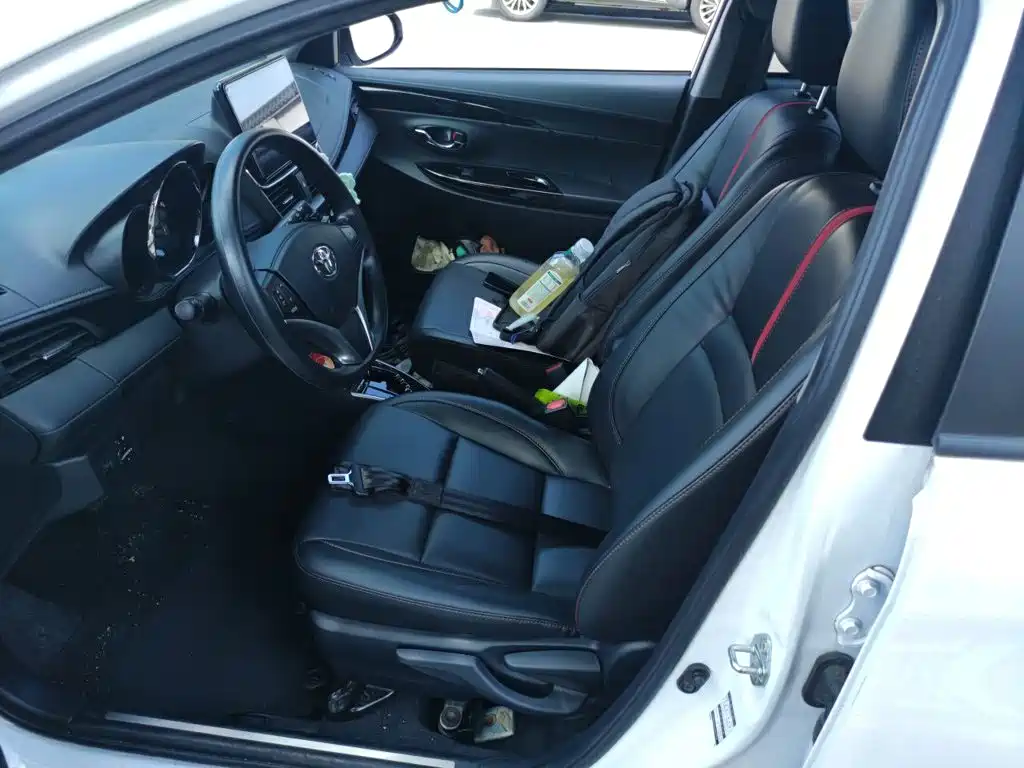 Toyota Yaris L 2023 — фото 11