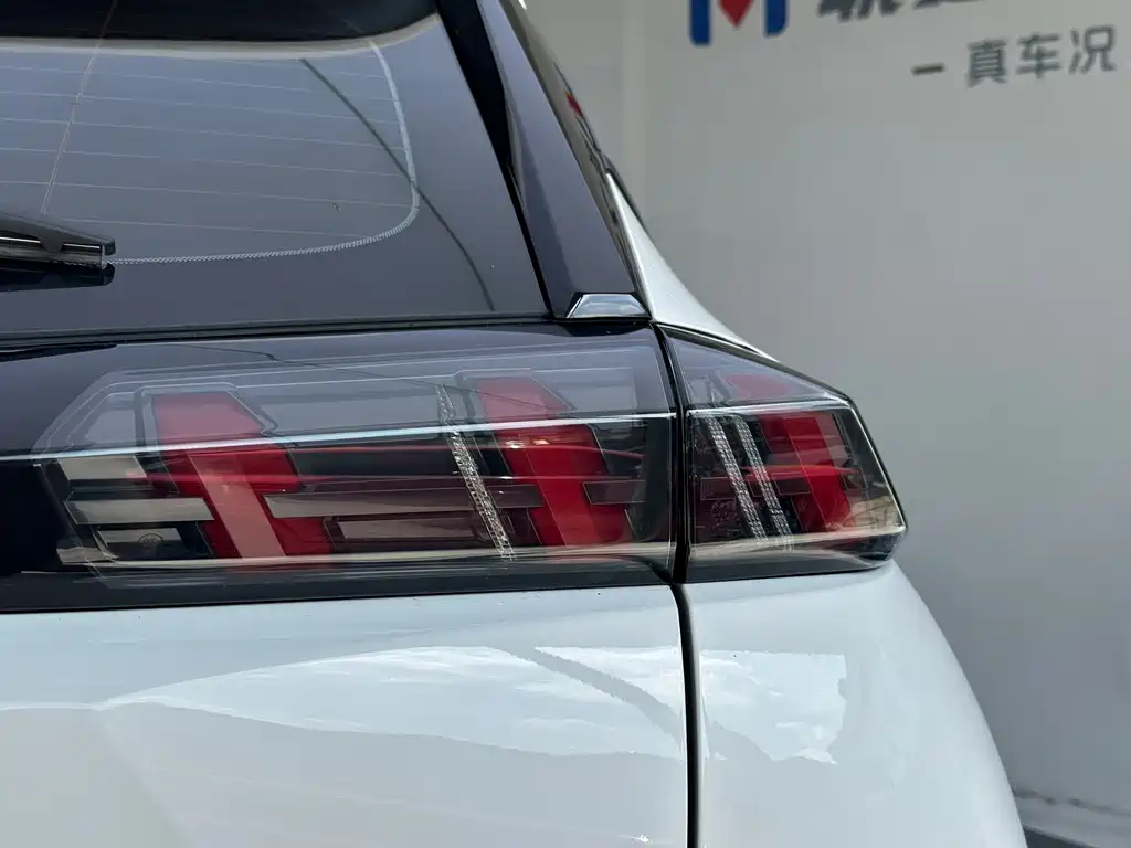 Peugeot 2008 2025 — фото 11
