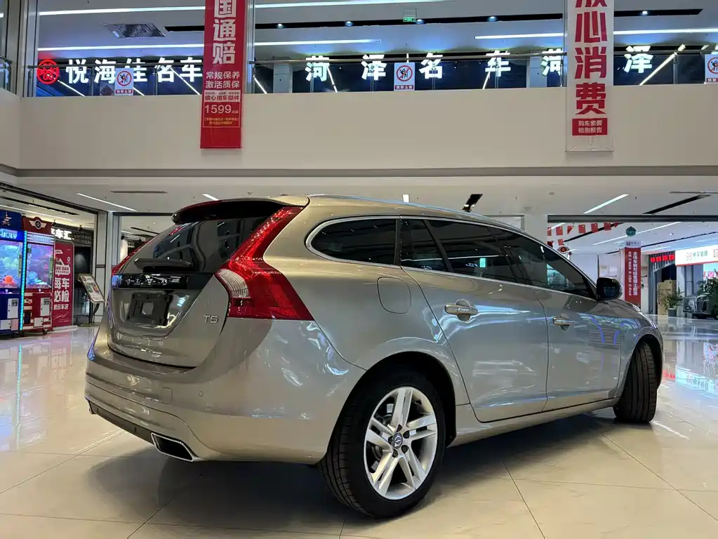 Volvo V60 2016 — фото 4