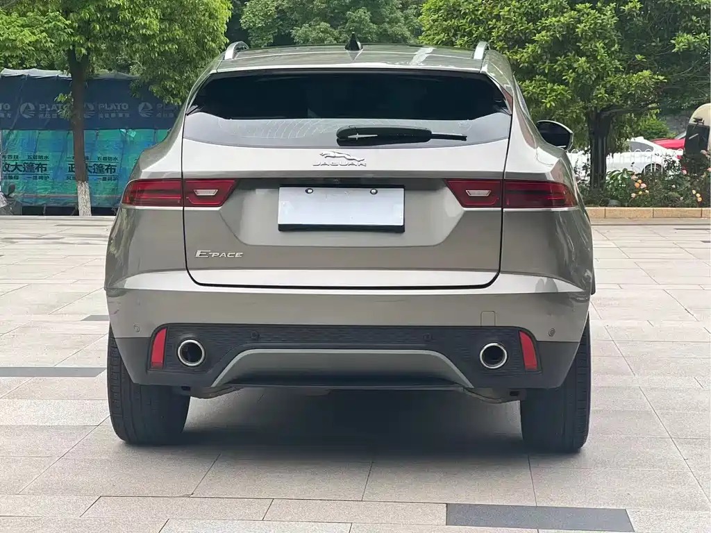 Jaguar E-PACE 2023 — фото 5